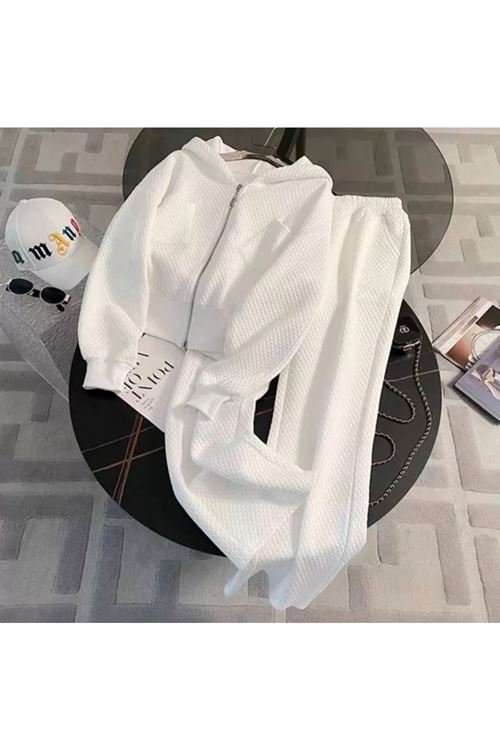 ملابس نسائية شتوية تراك