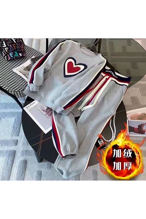 ملابس نسائية شتوية تراك