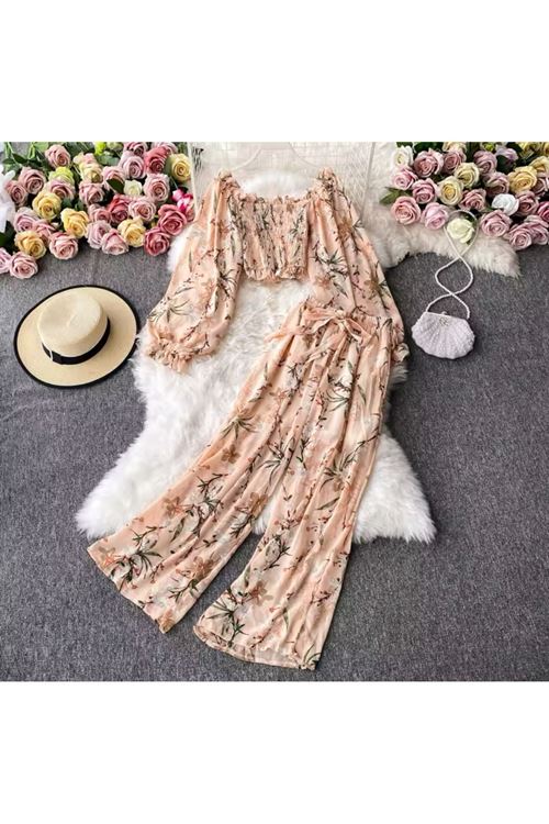 ملابس نسائية صيفية قاط