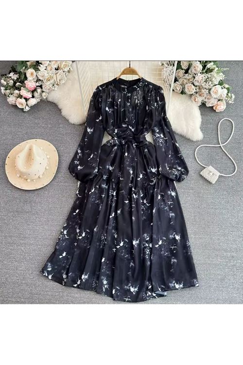 ملابس نسائية صيفية فستان  