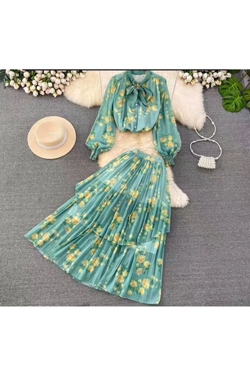 ملابس نسائية صيفية تنورة و قميص 