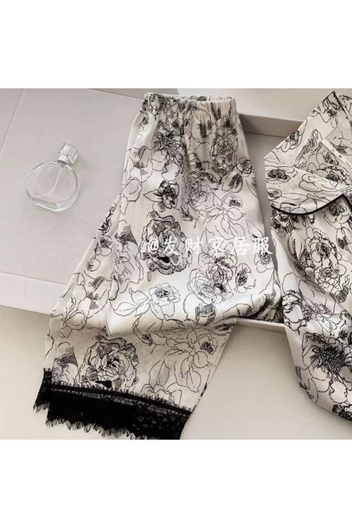 ملابس نسائية صيفية تراك