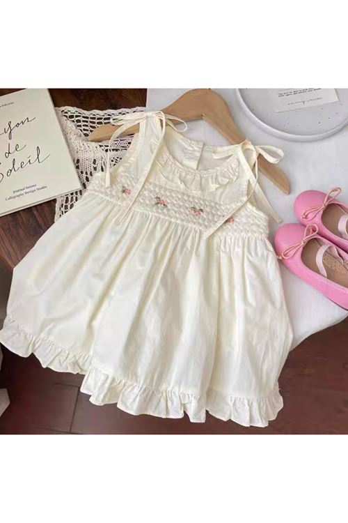 طفل بنت صيفية فستان