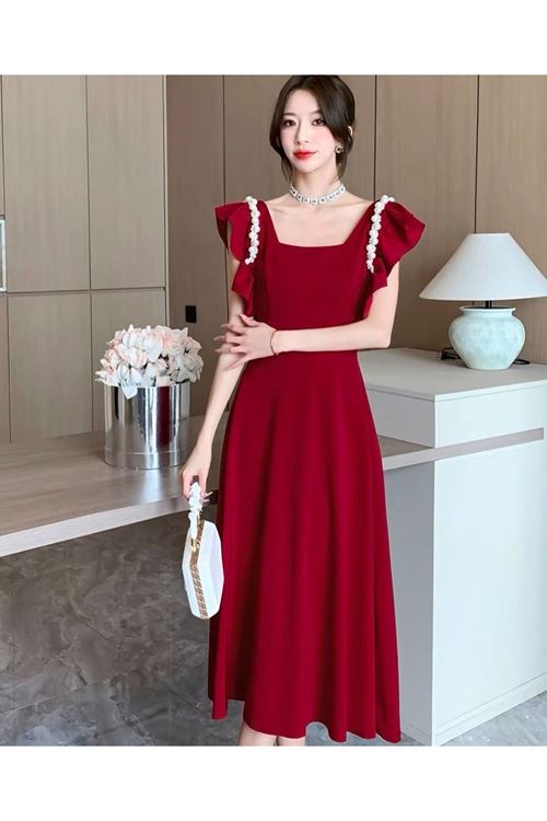 ملابس نسائية صيفية فستان  