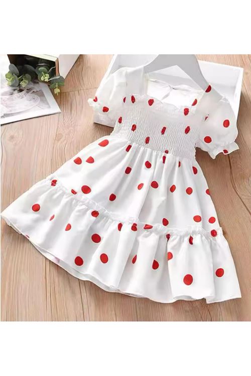 طفل بنت صيفية فستان