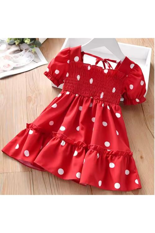 طفل بنت صيفية فستان