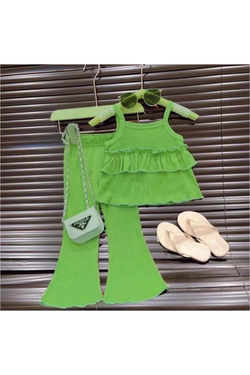 طفل بنت صيفية قاط