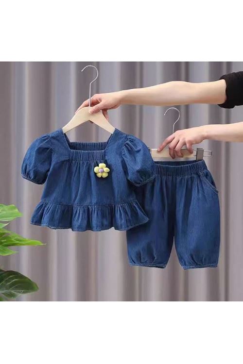 طفل بنت صيفية قاط