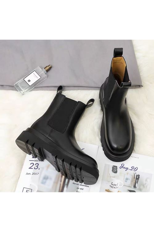 احذية نسائية شتوية بوت قصير فلات