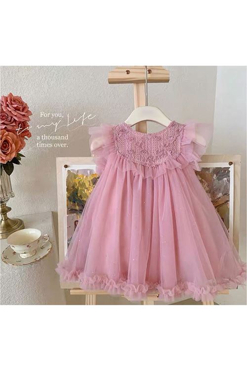 طفل بنت صيفية فستان