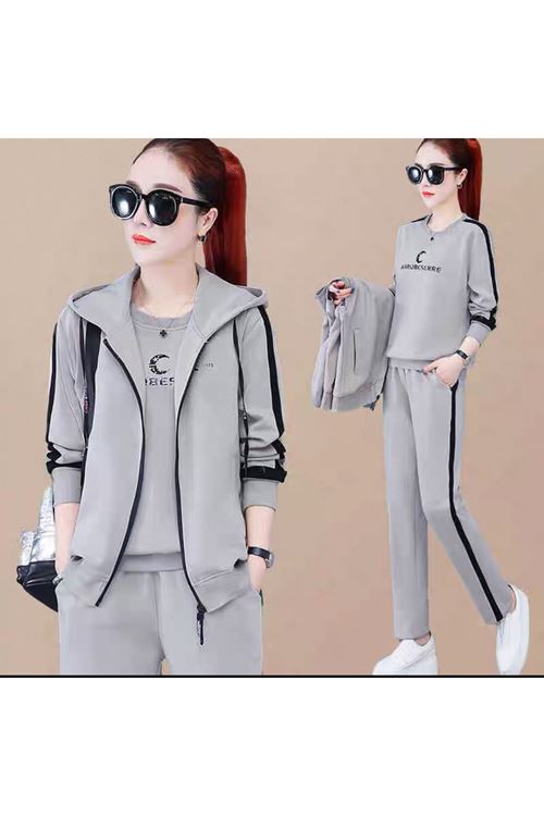 ملابس نسائية شتوية تراك