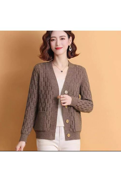 ملابس نسائية شتوية سترة صوف 