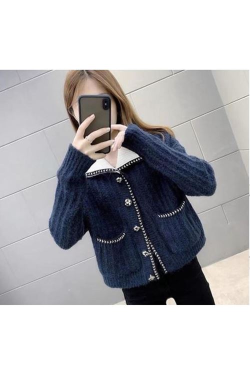 ملابس نسائية شتوية سترة صوف 