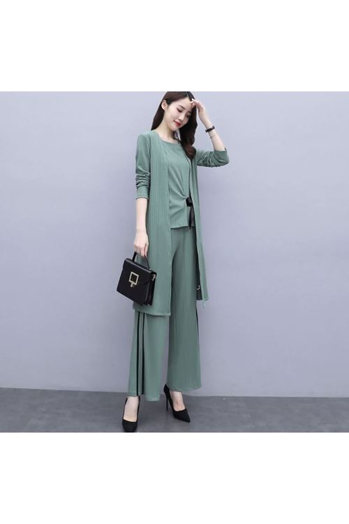 ملابس نسائية صيفية قاط 