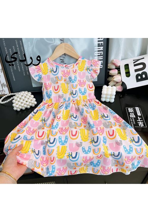 طفل بنت صيفية فستان