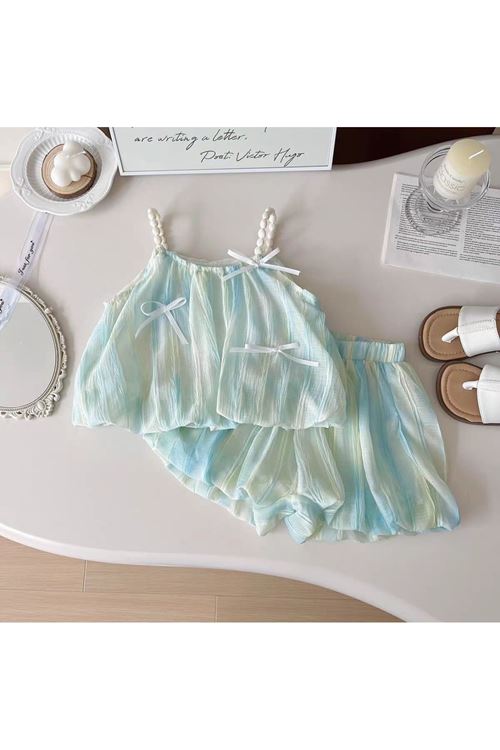 طفل بنت صيفية قاط