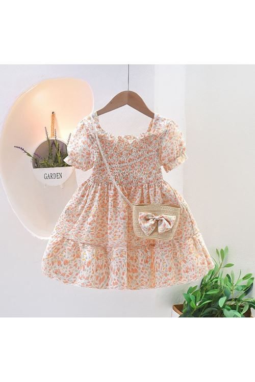 طفل بنت صيفية فستان