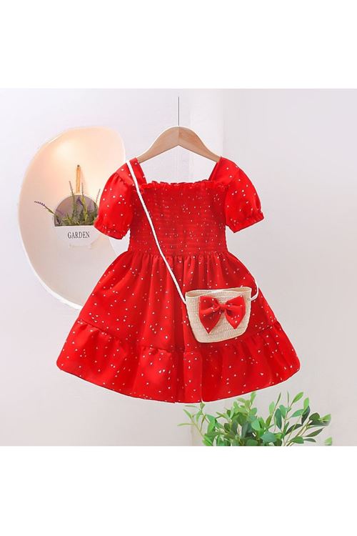 طفل بنت صيفية فستان