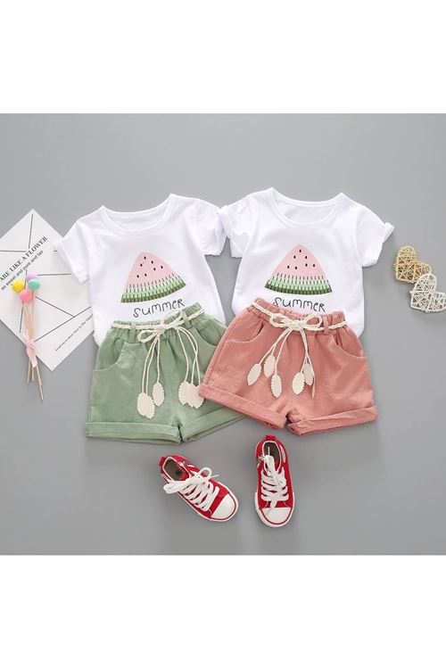 طفل بنت صيفية قاط