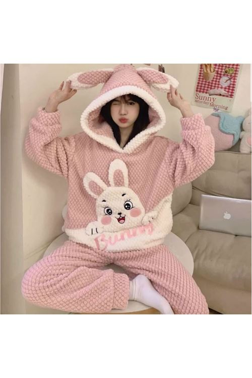 ملابس نسائية شتوية تراك