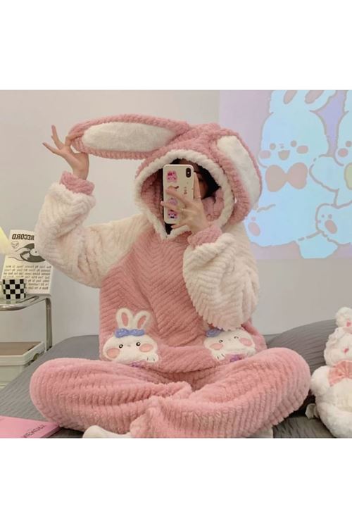 ملابس نسائية شتوية تراك 