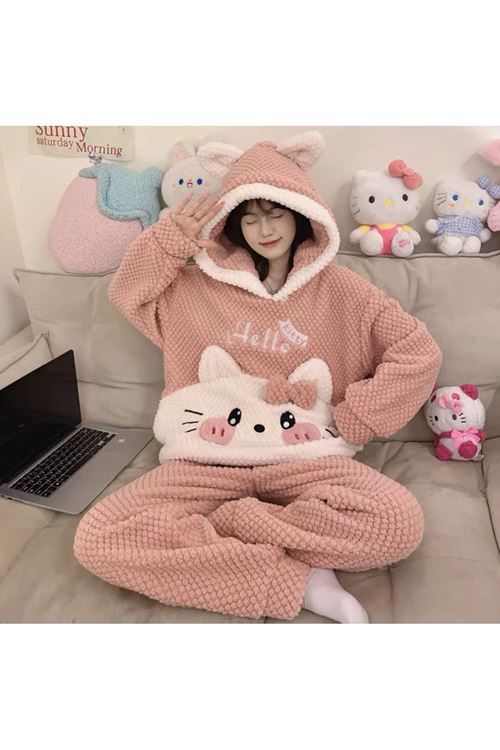 ملابس نسائية شتوية تراك