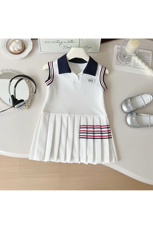 طفل بنت صيفية فستان