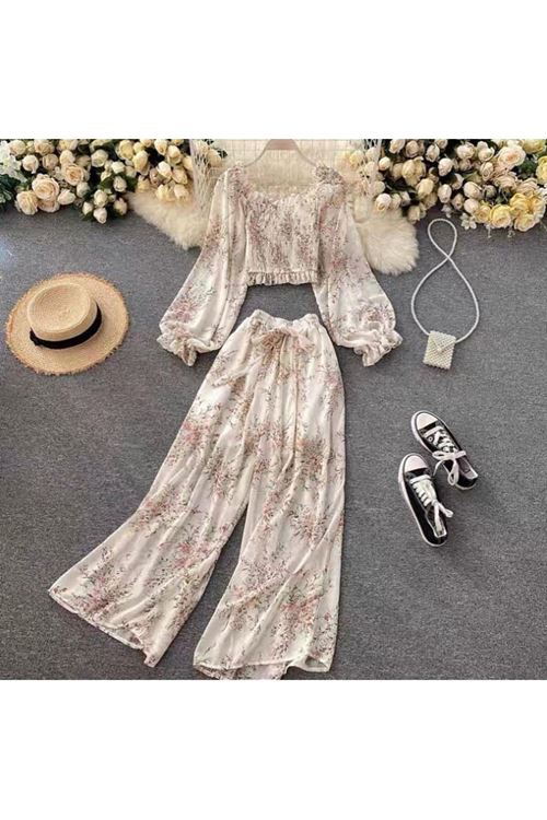 ملابس نسائية صيفية قاط