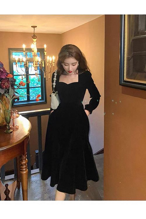 ملابس نسائية شتوية فستان