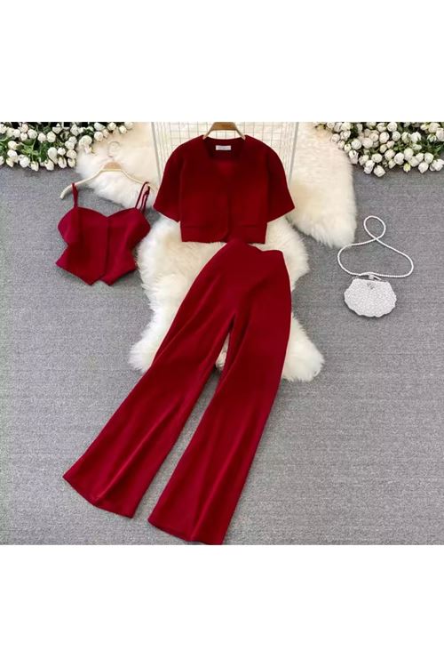 ملابس نسائية صيفية قاط