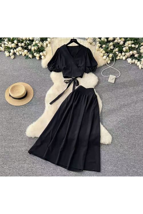 ملابس نسائية صيفية تنورة و قميص  