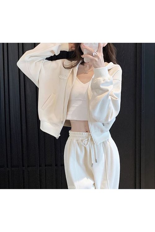 ملابس نسائية شتوية تراك