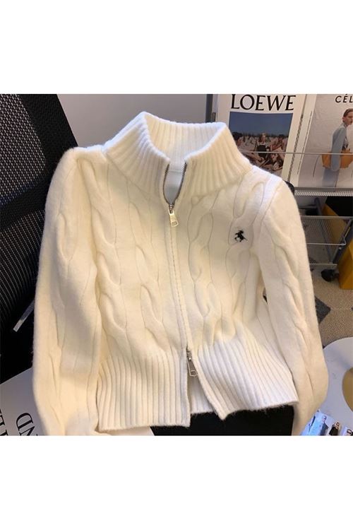 ملابس نسائية شتوية جاك