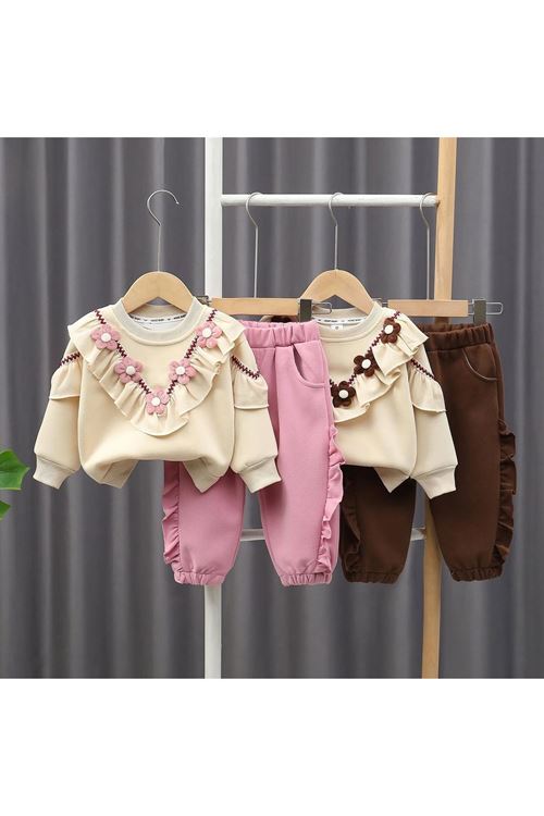 طفل بنت شتوية قاط