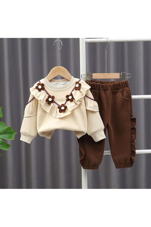 طفل بنت شتوية قاط