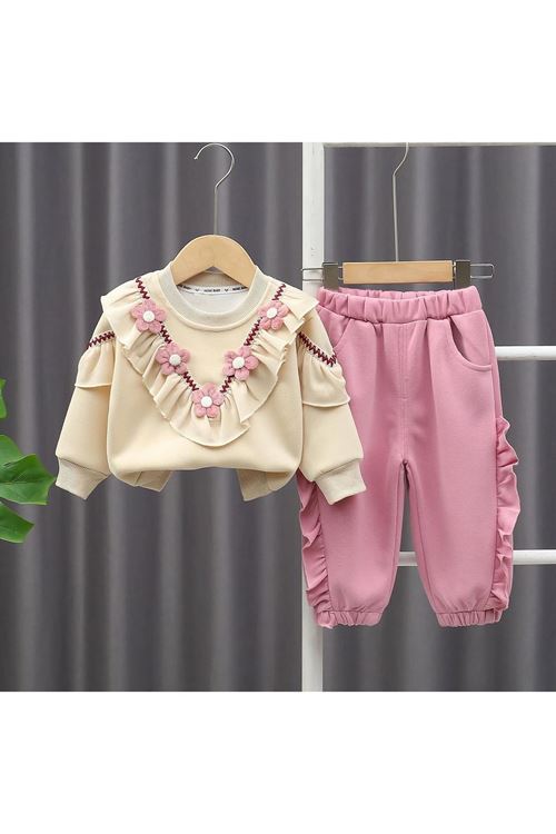 طفل بنت شتوية قاط