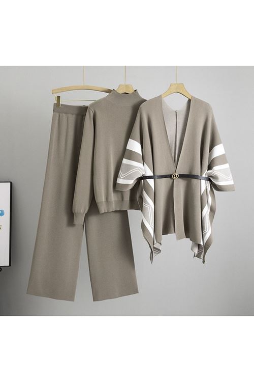 ملابس نسائية شتوية قاط