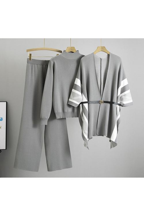 ملابس نسائية شتوية قاط