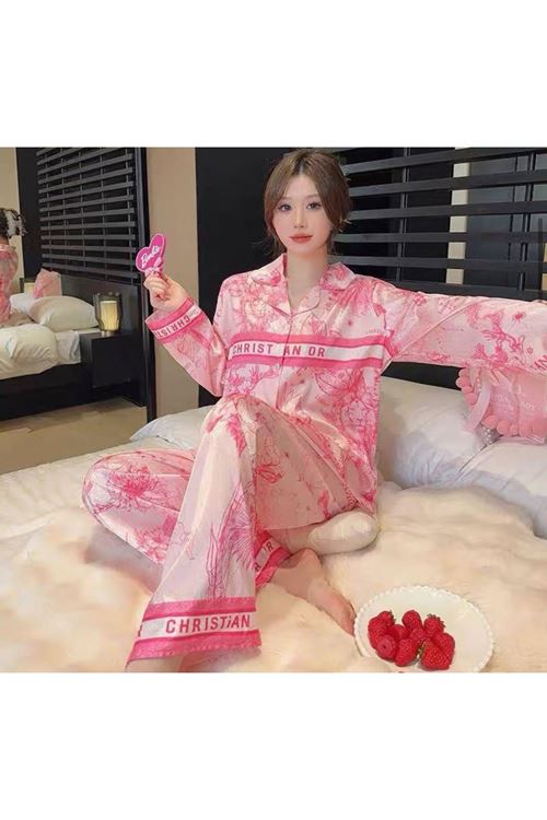 ملابس نسائية صيفية تراك 