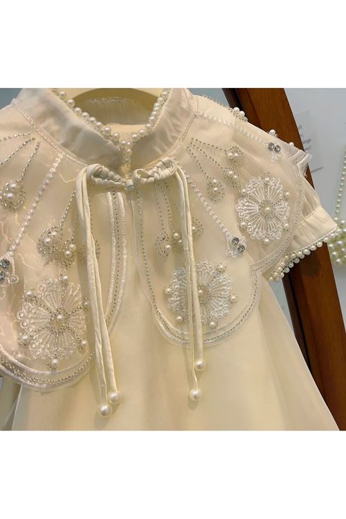 فطل بنت صيفية فستان 