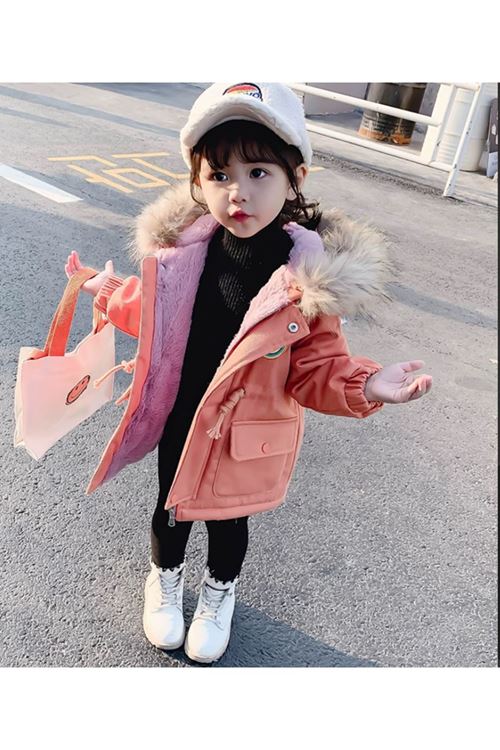 طفل بنت شتوية قمصلة