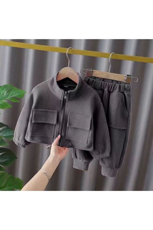 طفل بنت شتوية  قاط