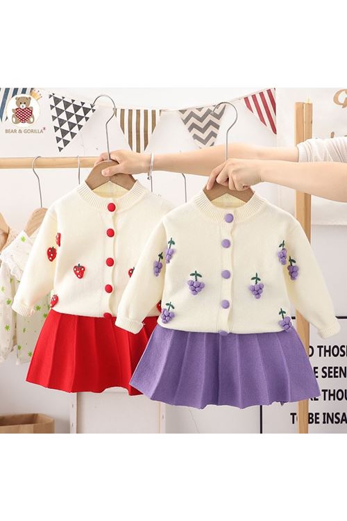 طفل بنت شتوية تنورة و قميص 