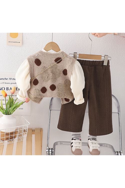 طفل بنت شتوية قاط