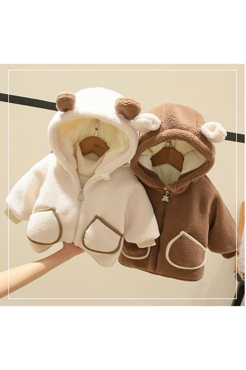 طفل بنت شتوية جاكيت