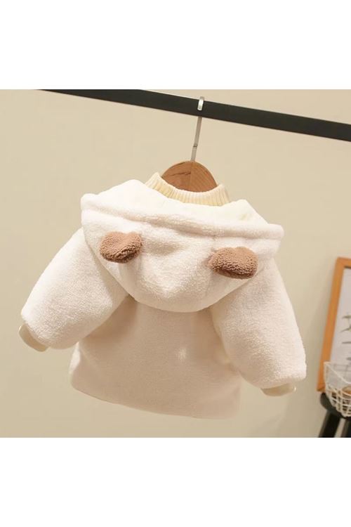 طفل بنت شتوية جاكيت