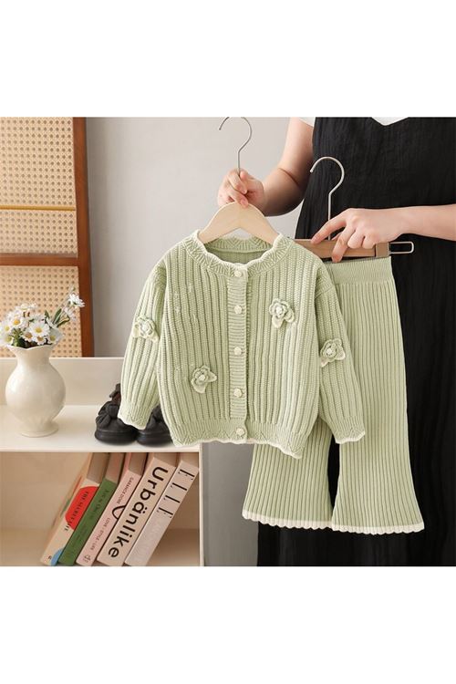 طفل بنت شتوية قاط