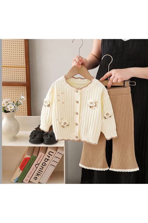 طفل بنت شتوية قاط