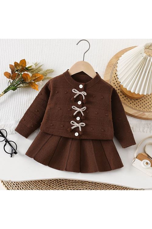 طفل بنت شتوية تنورة و بلوز