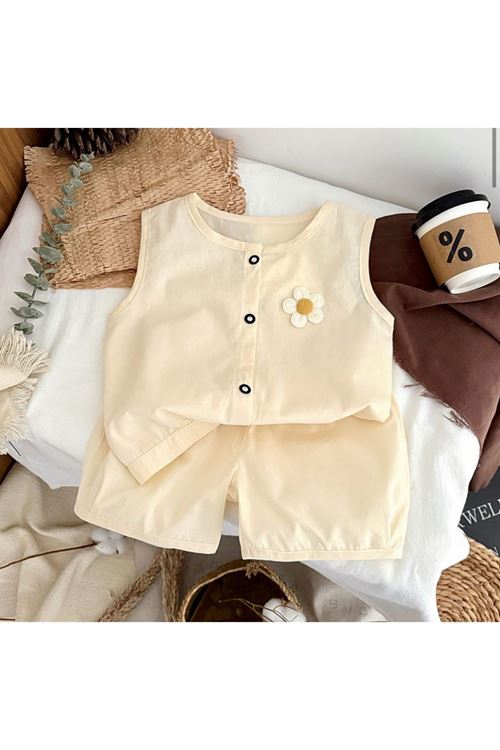 طفل بنت صيفية قاط